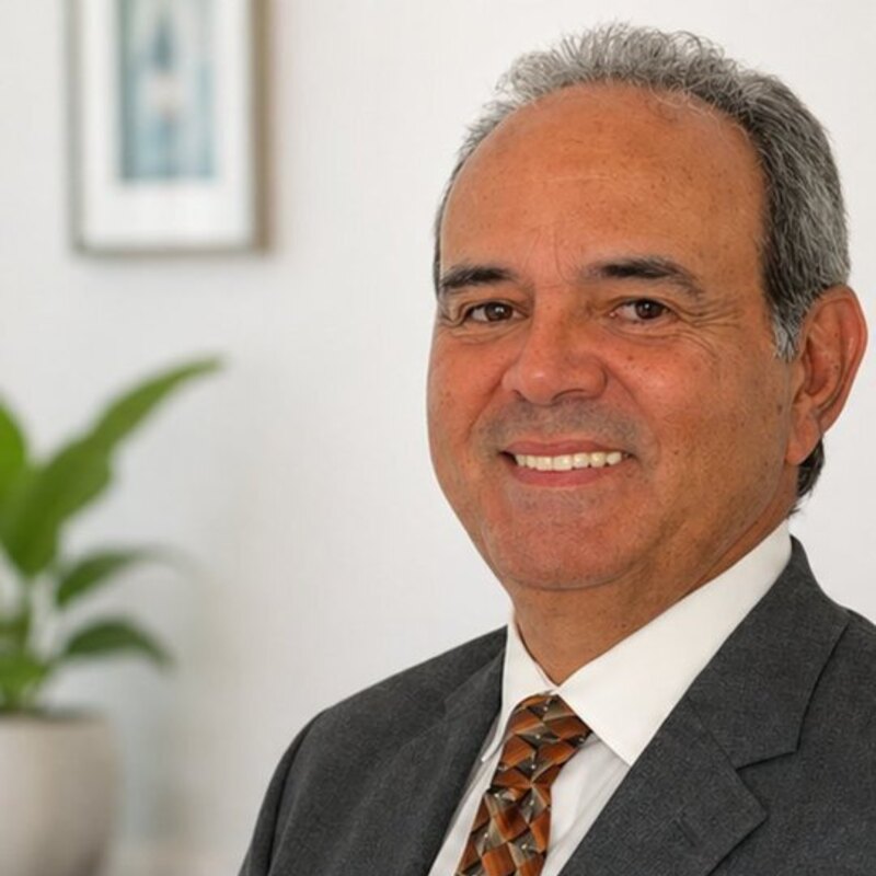Luis · Asesor de inversión
